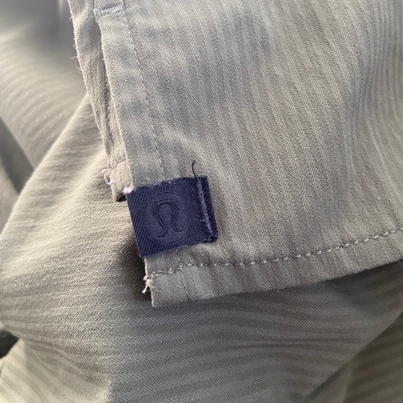 Lululemon men’s olive green button up size medium - Picture 3 of 6